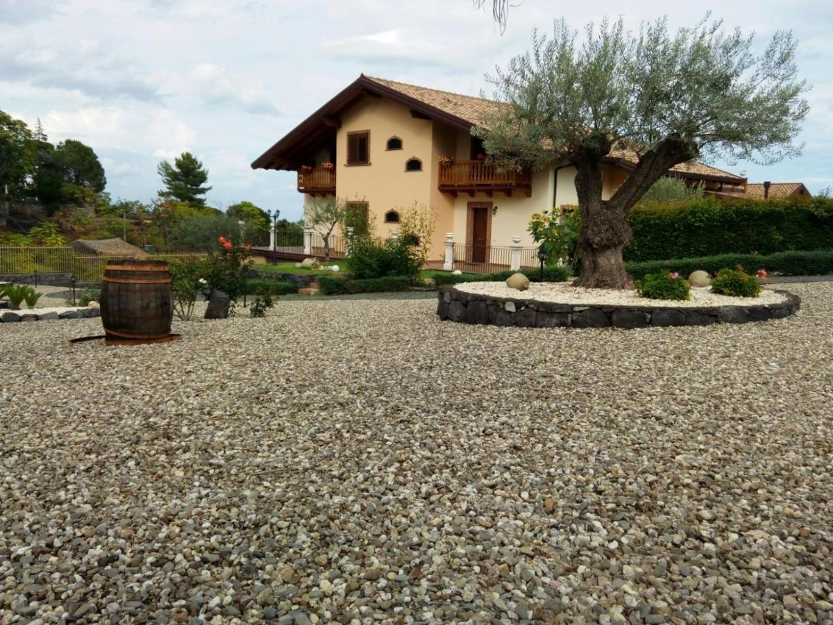 Villa I Colori Del Sole Zafferana Etnea Exterior foto